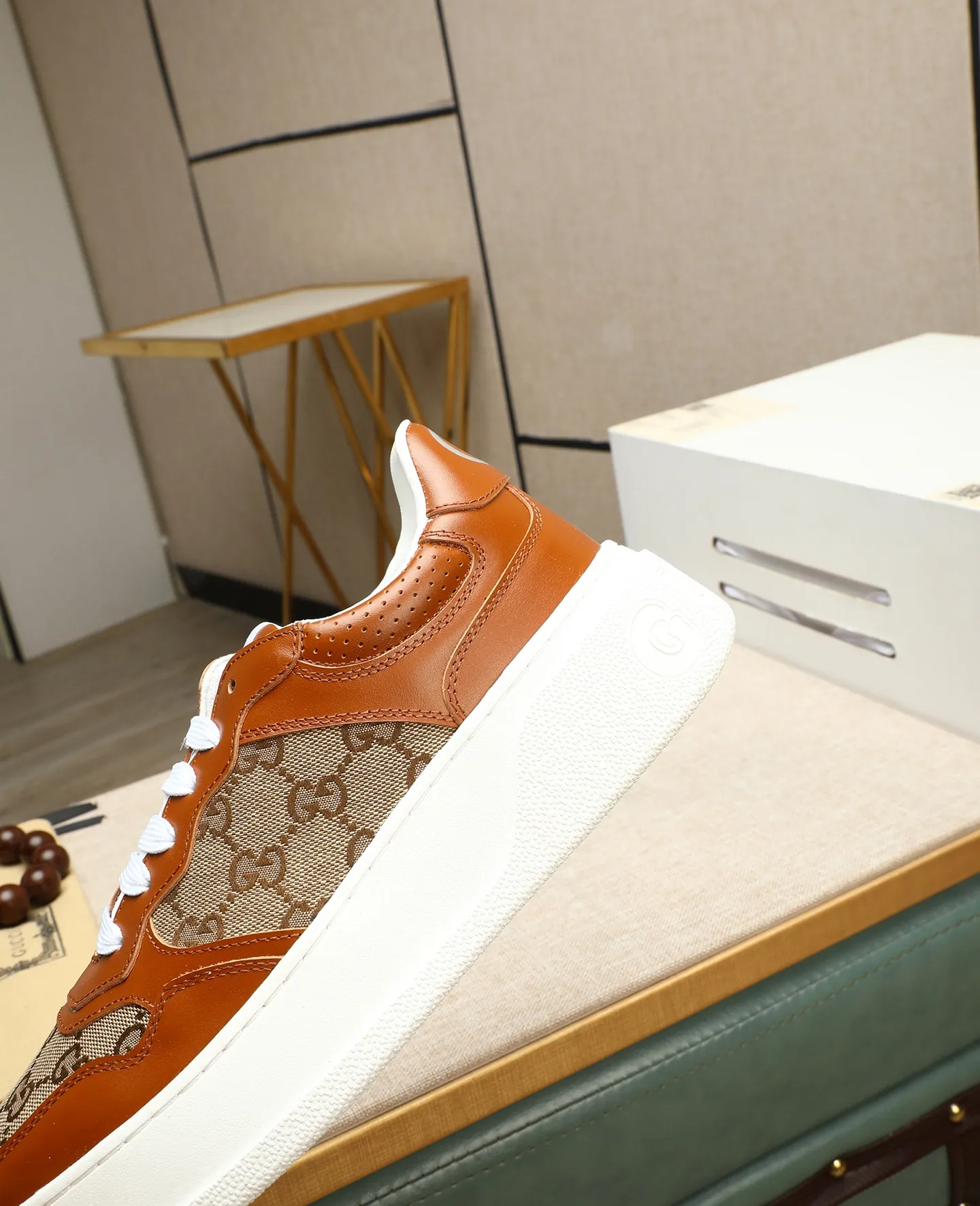 Men's shoes 💰400 GUCCI🔍🔍The latest models are on sale at the same time at the counter. Original calfskin imported from Italy, genuine leather lining, (high-end, extravagant, and classy) with exquisite workmanship. Soles: Original soles specially provided by the original factory. ⚠Exclusive double-layer movable molded soles are super comfortable⚠. Photos of the real thing🎬The real thing is better🔍🔍"High quality·Follow the order" Code number 38-44